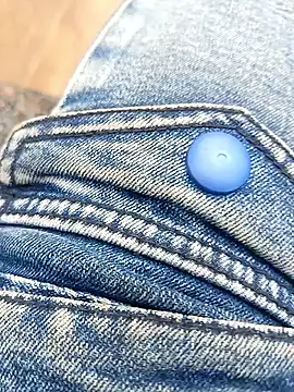 Snapshot of boobseating chatting on 04/24/26, 04:15 boobseating online show from 04/24/26, 04:15