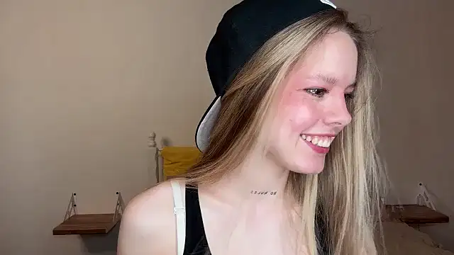 Catrinee online show from 05/10/26, 04:12