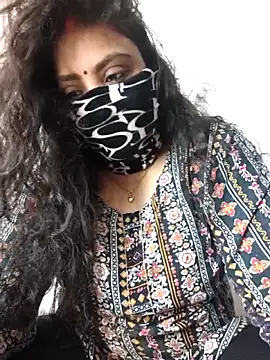 Snapshot of Hot-Beautiful_Cpl chatting on 04/16/26, 06:03 Hot-Beautiful Cpl online show from 04/16/26, 06:03