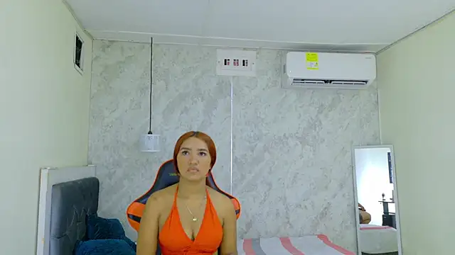 Snapshot of taylor_gil0 chatting on 06/15/26, 01:24 taylor gil0 online show from 06/15/26, 01:24