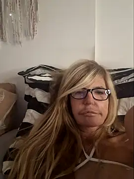 Snapshot of Marianne10 chatting on 05/06/26, 07:08 Marianne10 online show from 05/06/26, 07:08