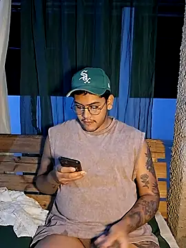 Snapshot of Saul_88 chatting on 05/09/26, 04:28 Saul 88 online show from 05/09/26, 04:28