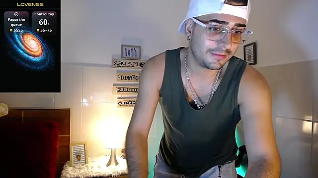 Snapshot of andders_ chatting on 05/19/26, 01:56 andders online show from 05/19/26, 01:56