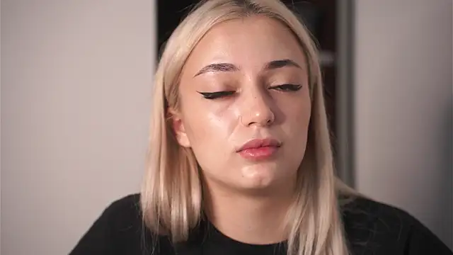 GeraldineFeary online show from 04/17/26, 01:47