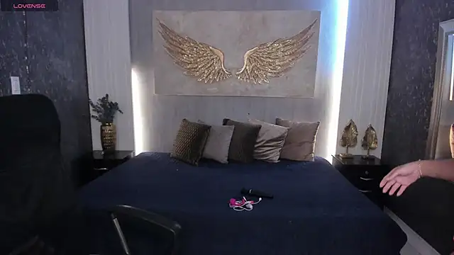 emy  ly online show from 05/10/26, 04:28