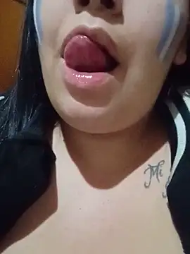 Snapshot of melones3 chatting on 06/17/26, 06:16 melones3 online show from 06/17/26, 06:16