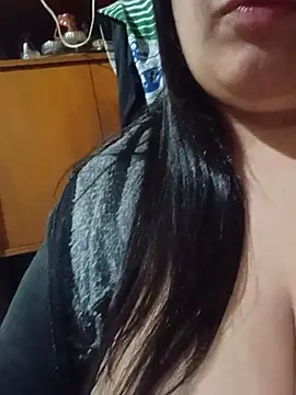 Snapshot of melones3 chatting on 06/25/26, 05:45 melones3 online show from 06/25/26, 05:45
