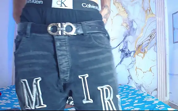 Khloe and max online show from 04/18/26, 09:26