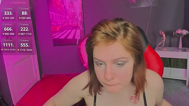 Snapshot of Molly_Mills chatting on 04/19/26, 02:38 Molly Mills online show from 04/19/26, 02:38