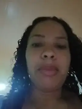 Snapshot of DivaCaliente1 chatting on 06/26/26, 04:33 DivaCaliente1 online show from 06/26/26, 04:33