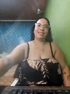 Snapshot of DivaCaliente1 chatting on 07/01/26, 02:13 DivaCaliente1 online show from 07/01/26, 02:13