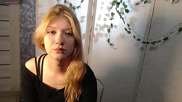 Lina Wi online show from 04/25/26, 08:06