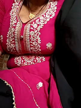 Snapshot of Bicorn_Collect69 chatting on 04/20/26, 10:07 Bicorn Collect69 online show from 04/20/26, 10:07