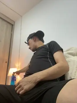 martin18 dirty online show from 04/17/26, 05:10