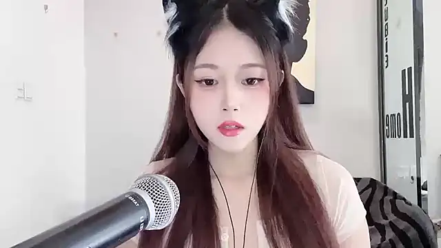 Snapshot of KiKi-011 chatting on 05/30/26, 07:49 KiKi-011 online show from 05/30/26, 07:49