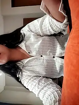 Snapshot of collage_girl chatting on 04/17/26, 10:40 collage girl online show from 04/17/26, 10:40