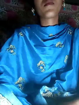 Kanika kumari01 online show from 04/17/26, 03:48