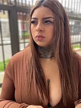 Snapshot of ScarlettRose_Pink chatting on 04/20/26, 05:59 ScarlettRose Pink online show from 04/20/26, 05:59