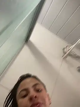 Livia-cortez online show from 05/15/26, 12:01