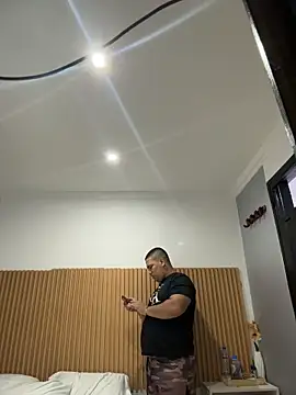 Snapshot of Patricio_02 chatting on 04/26/26, 12:30 Patricio 02 online show from 04/26/26, 12:30