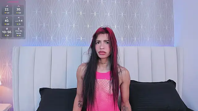Snapshot of Tori_Gaviria chatting on 05/15/26, 12:23 Tori Gaviria online show from 05/15/26, 12:23