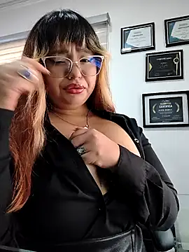 BelleVivianne online show from 04/30/26, 01:06