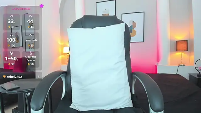 Snapshot of lucy_rouse1 chatting on 04/25/26, 04:26 lucy rouse1 online show from 04/25/26, 04:26