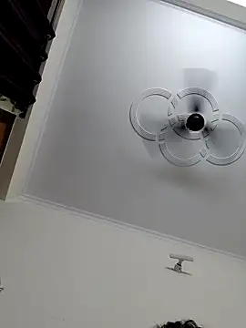 Snapshot of Horny_Babe_17 chatting on 04/17/26, 11:13 Horny Babe 17 online show from 04/17/26, 11:13