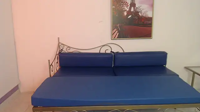 Snapshot of Lady_isabella_ chatting on 06/24/26, 01:32 Lady isabella online show from 06/24/26, 01:32