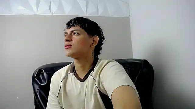 Snapshot of Yosepp_cum chatting on 05/02/26, 03:22 Yosepp cum online show from 05/02/26, 03:22