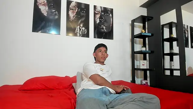 Snapshot of mateo_crown chatting on 04/20/26, 08:54 mateo crown online show from 04/20/26, 08:54