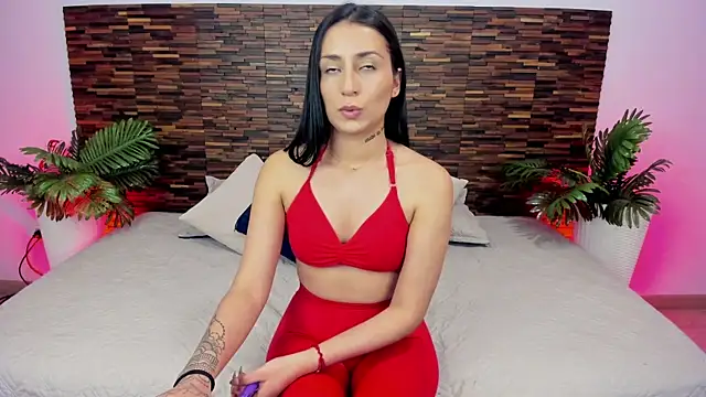 valkiriia   online show from 06/25/26, 05:34