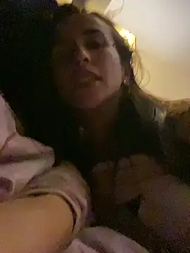 Snapshot of pili6263 chatting on 04/25/26, 12:35 pili6263 online show from 04/25/26, 12:35