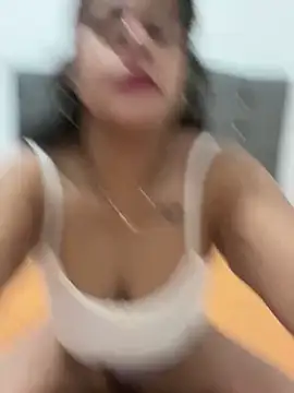 Sophie  Hot1 online show from 04/18/26, 12:36