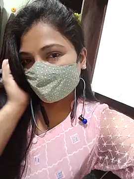 Snapshot of Alinna00 chatting on 04/19/26, 11:53 Alinna00 online show from 04/19/26, 11:53