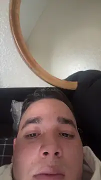 Snapshot of Oi-zuki chatting on 04/26/26, 12:08 Oi-zuki online show from 04/26/26, 12:08