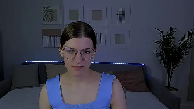 Snapshot of AnnaThorne chatting on 05/08/26, 03:45 AnnaThorne online show from 05/08/26, 03:45