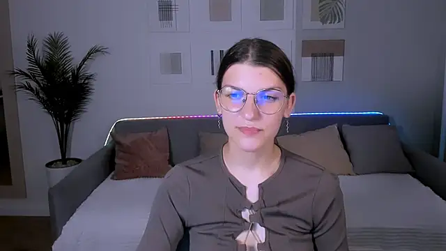 Snapshot of AnnaThorne chatting on 05/16/26, 10:47 AnnaThorne online show from 05/16/26, 10:47