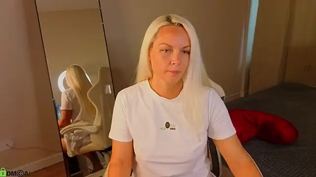 Snapshot of April_Nelson chatting on 06/16/26, 02:58 April Nelson online show from 06/16/26, 02:58