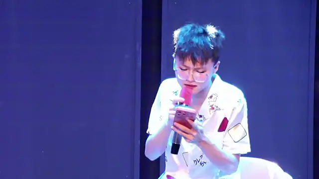 Snapshot of bianfu_001 chatting on 04/24/26, 03:58 bianfu 001 online show from 04/24/26, 03:58