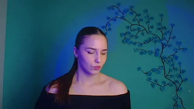 Snapshot of Kyara_ra chatting on 04/23/26, 05:19 Kyara ra online show from 04/23/26, 05:19