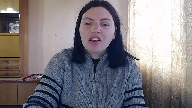 Snapshot of AlinaxJames chatting on 05/01/26, 11:48 AlinaxJames online show from 05/01/26, 11:48