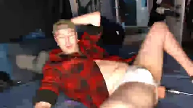 Snapshot of ZackChambersxxx chatting on 12/22/25, 01:41 ZackChambersxxx online show from 12/22/25, 01:41