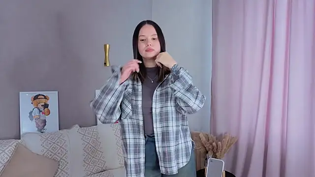 Snapshot of AmeeColly chatting on 04/26/26, 06:00 AmeeColly online show from 04/26/26, 06:00