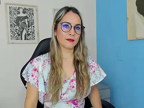Snapshot of sugar_milff chatting on 06/19/26, 12:31 sugar milff online show from 06/19/26, 12:31