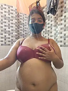 Loving Naughtycouple online show from 05/18/26, 07:36