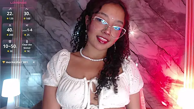 Snapshot of angeline_scot chatting on 04/21/26, 02:01 angeline scot online show from 04/21/26, 02:01