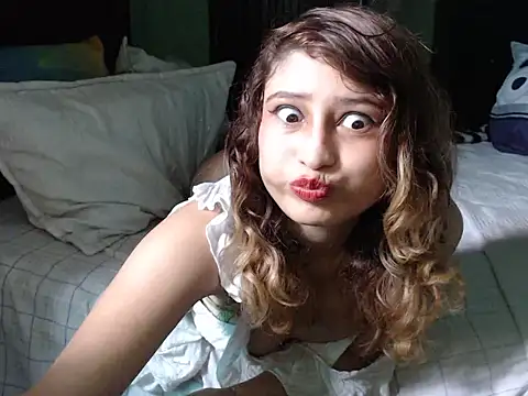 AnnieLorin online show from 05/15/26, 05:53