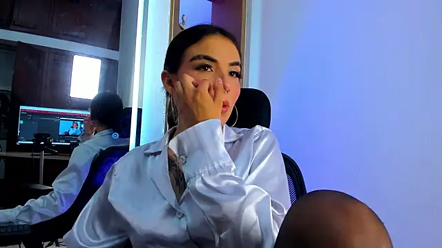 isabella hv online show from 05/30/26, 07:44