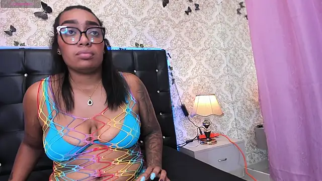 Snapshot of _Piel_Canela chatting on 04/20/26, 03:15 Piel Canela online show from 04/20/26, 03:15